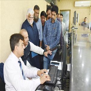 ڈی جی کے-ڈی-اے- آصف جان صدیقی کا اسٹیٹمنٹ لاؤنج کا دورہ کیا۔ پارٹ2