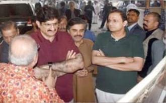 وزیر اعلیٰ سندھ مراد علی شاہ نے گزشتہ روز کریم آباد انڈر پاس کا دورہ کیا اور منصوبے پر جاری تعمیراتی کام کا جائزہ لیا۔