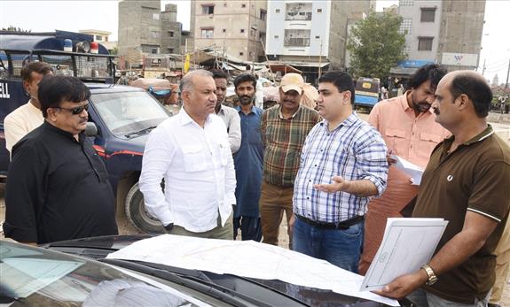 ڈائریکٹر جنرل کے ڈی اے آصف جان صدیقی نے لائنز ایریا پارکنک پلازہ کا دوره کیا.